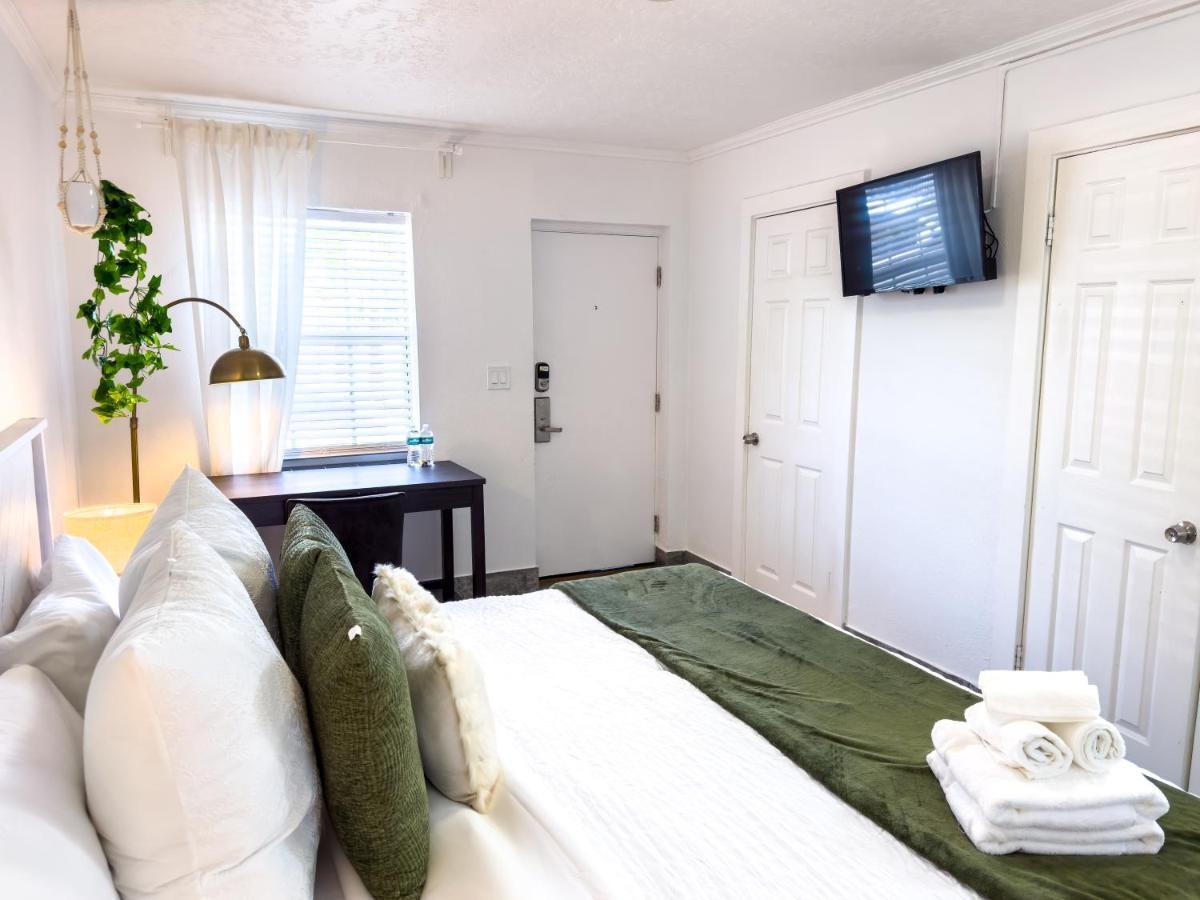 1K Bed Studio Apt With Shared Pool 02 Clearwater Buitenkant foto