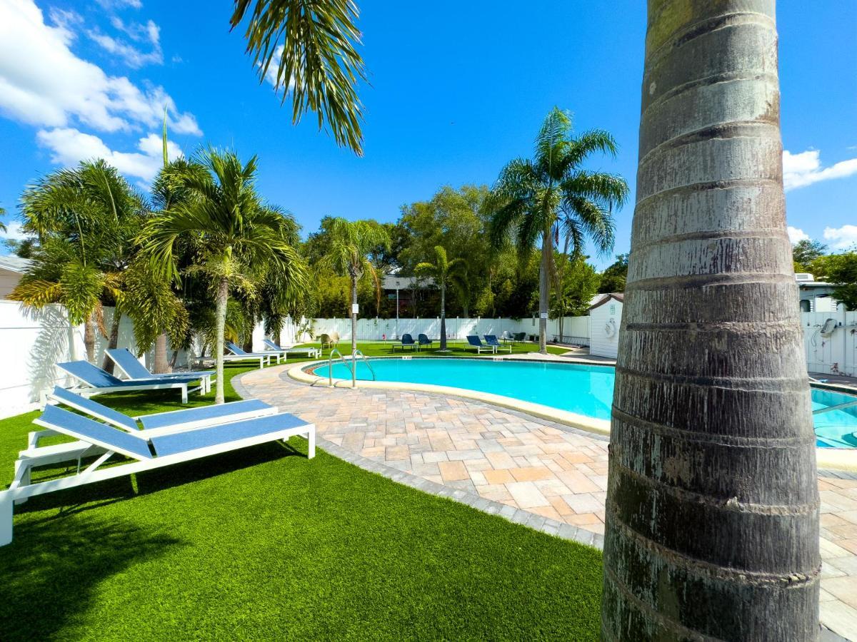 1K Bed Studio Apt With Shared Pool 02 Clearwater Buitenkant foto