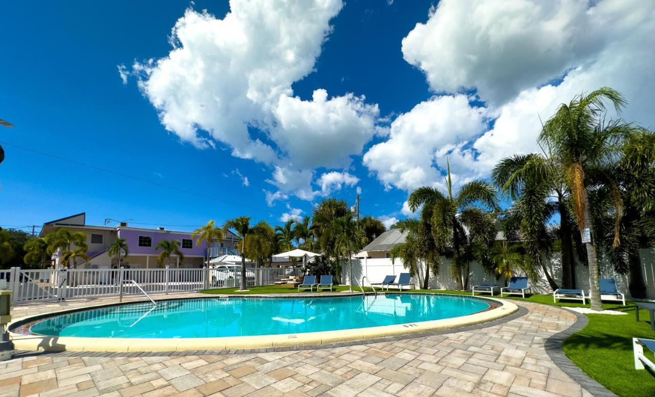 1K Bed Studio Apt With Shared Pool 02 Clearwater Buitenkant foto