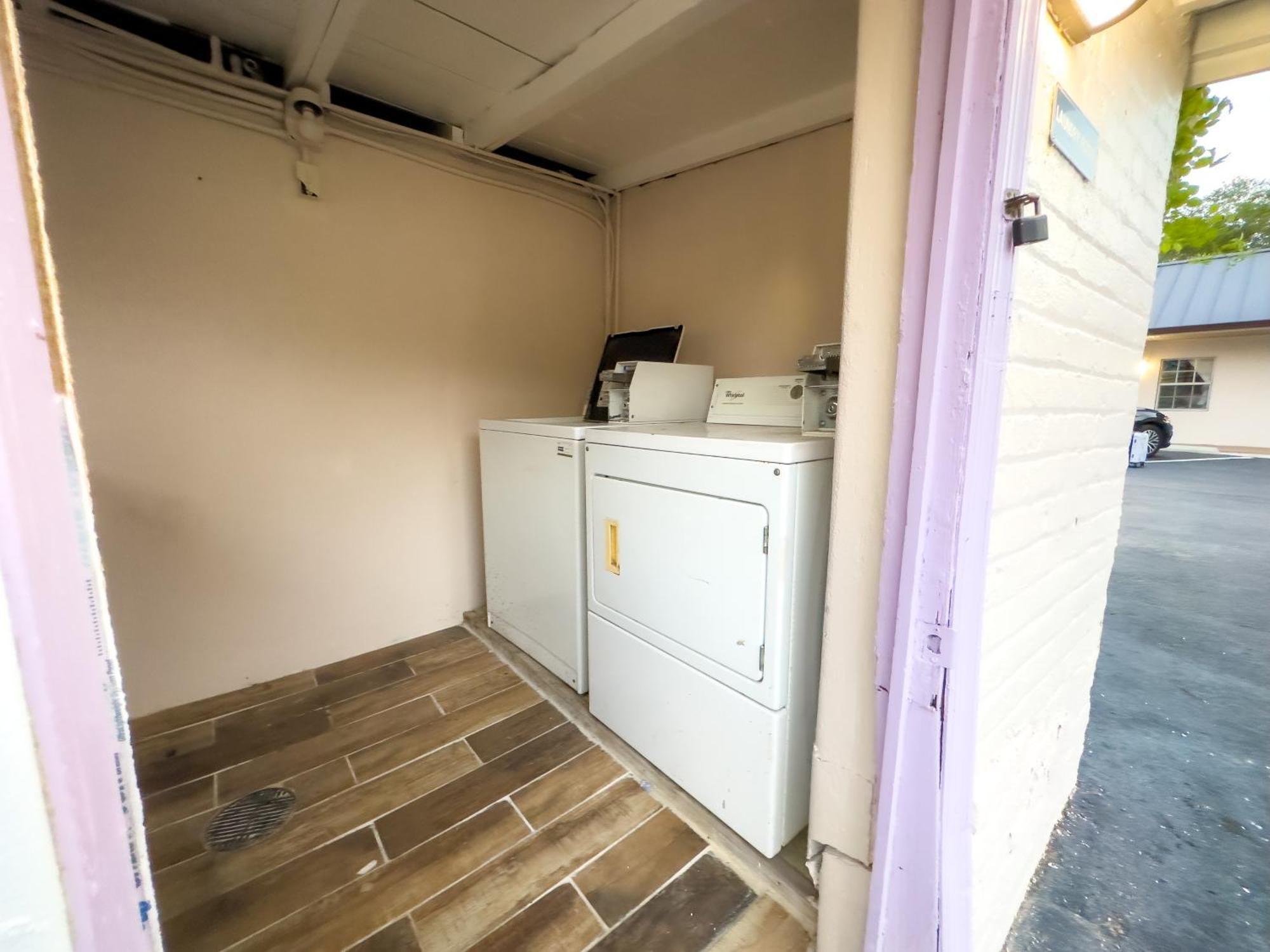 1K Bed Studio Apt With Shared Pool 02 Clearwater Buitenkant foto