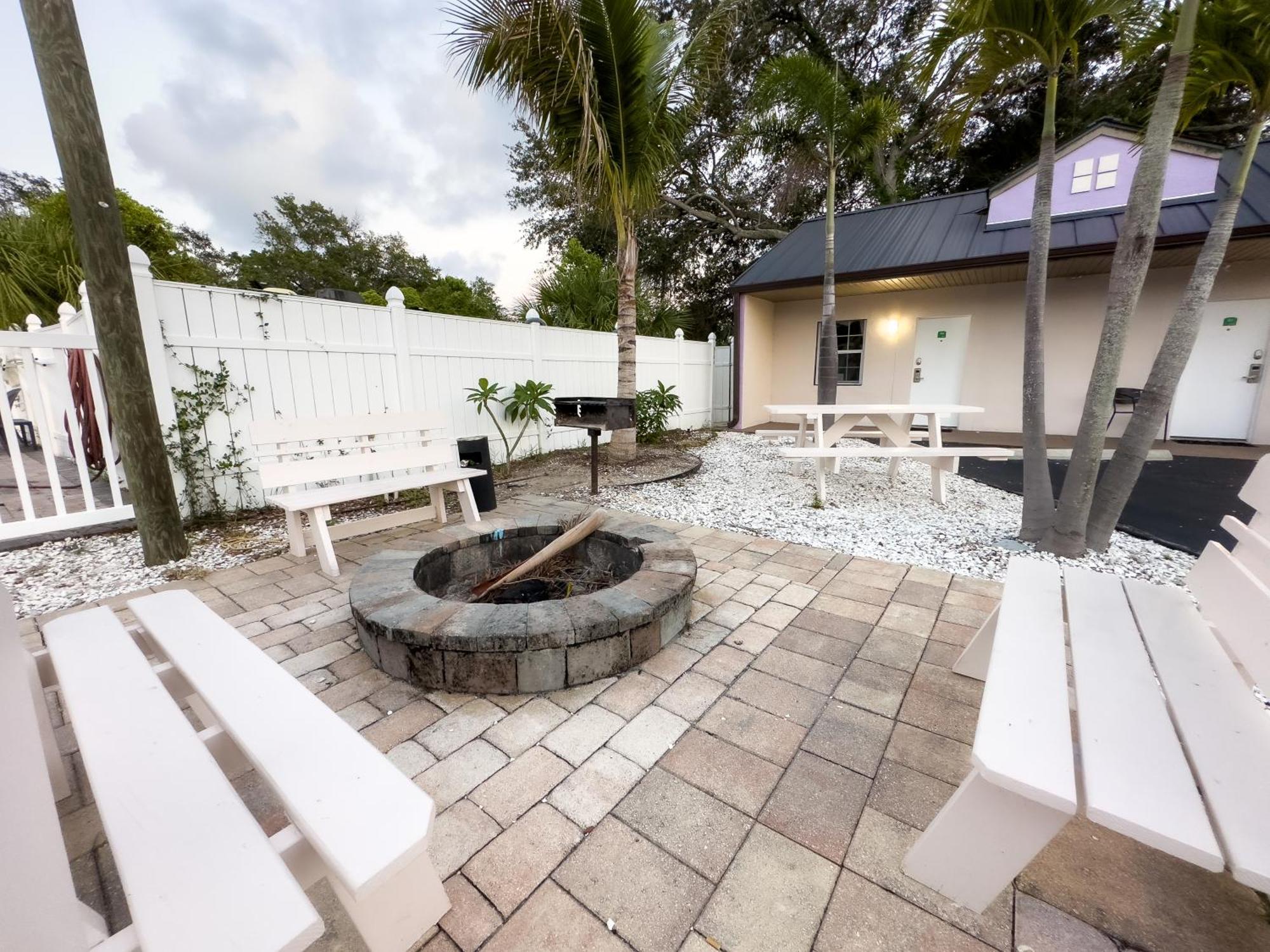 1K Bed Studio Apt With Shared Pool 02 Clearwater Buitenkant foto